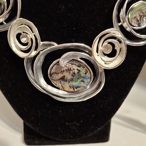 Abalone And Silver Necklace And Earrings Set - Picture 5 of 7